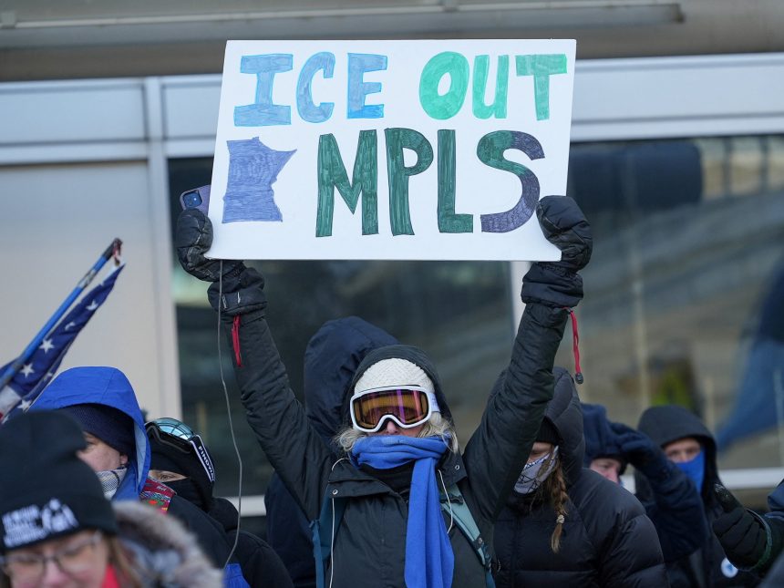 Denuncias Impactantes: Abusos de Agentes de Inmigración en EE. UU