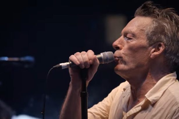 Fallece Andrew Ranken, icónico baterista de The Pogues, a los 72 años