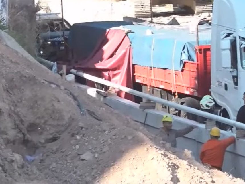 Tragedia en la Dellepiane: Fatal choque de motos causa caos vial