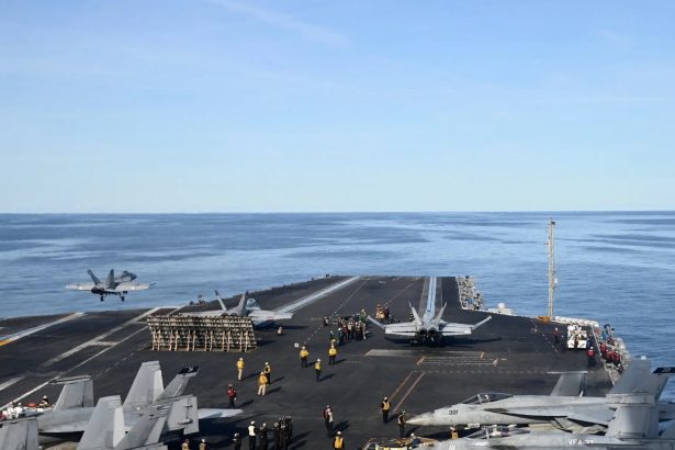 EE.UU. lanza campaña militar contra Irán: Trump y el cambio de régimen