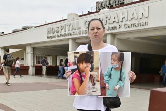 El Impactante Viaje de una Niña: De Epilepsia a Diagnóstico de Cáncer