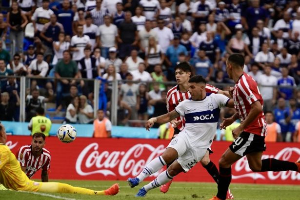 Gimnasia y Estudiantes empatan en un duelo sin emociones: Carrillo falla