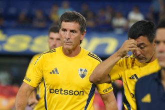 Úbeda en la cuerda floja: Riquelme evalúa 4 candidatos para Boca