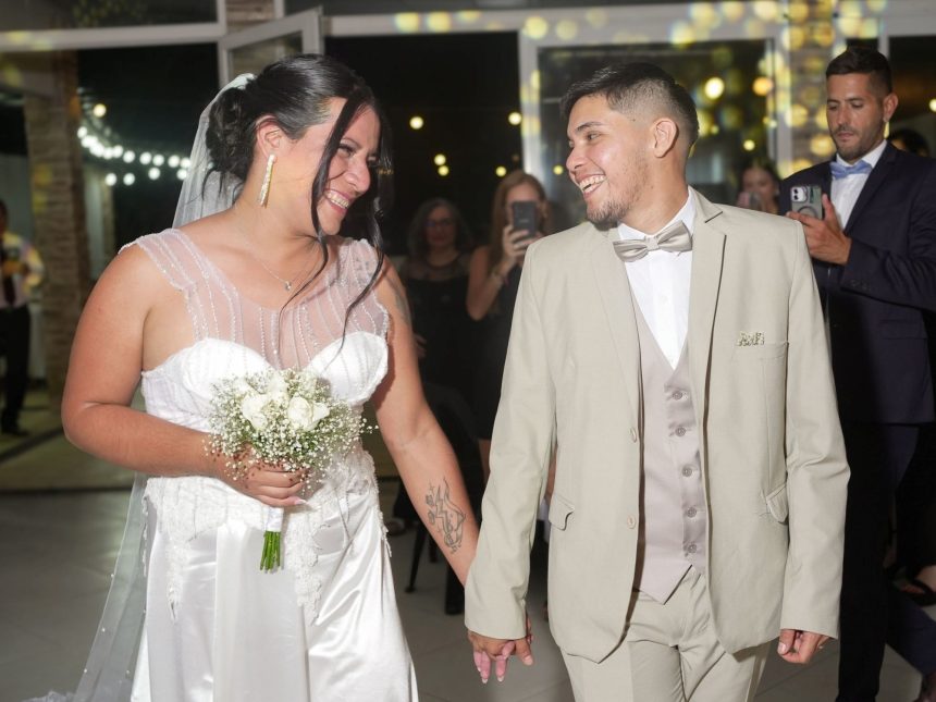 Polémica en Corrientes: Pareja trans se casa por iglesia y sorprende