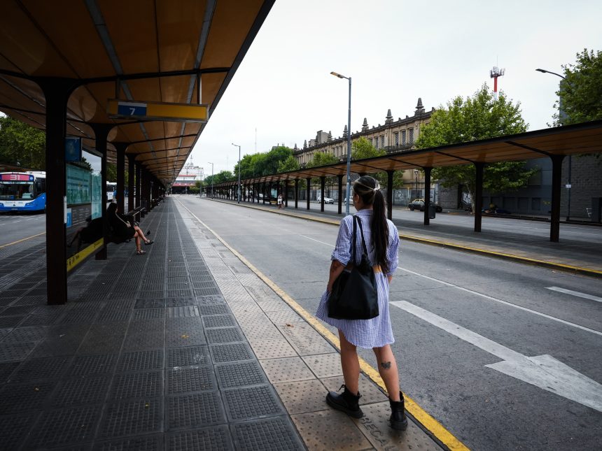 Paro de la CGT: Más autos, menos colectivos y viajeros en busca de opciones