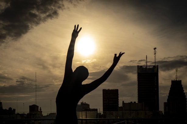 Bailando entre cúpulas: la fusión de danza y arquitectura en Buenos Aires