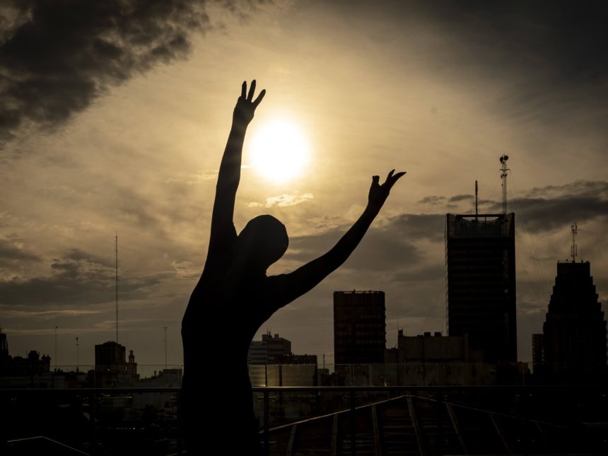Bailando entre cúpulas: la fusión de danza y arquitectura en Buenos Aires