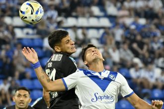 Vélez vs Riestra: El ‘Fortín’ pierde el liderato, pero sigue invicto