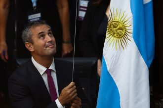 Martín Menem: Números y reformas para frenar la desestabilización