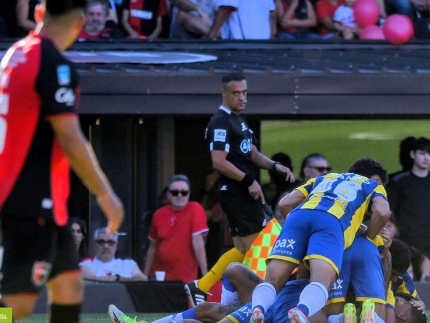 Di María brilla y guía a Rosario Central en triunfo sobre Newell’s