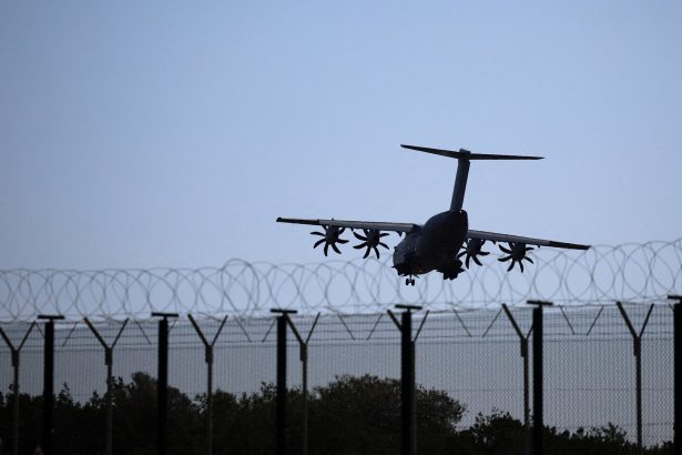 Europa refuerza su presencia militar: Irán lanza advertencia firme