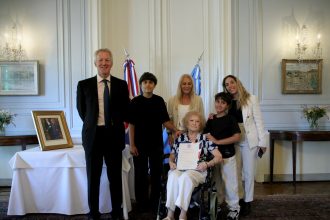 Un siglo de espera: la argentina que finalmente obtuvo su ciudadanía