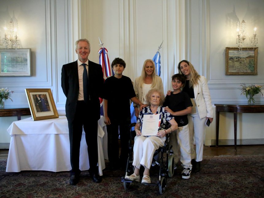 Un siglo de espera: la argentina que finalmente obtuvo su ciudadanía