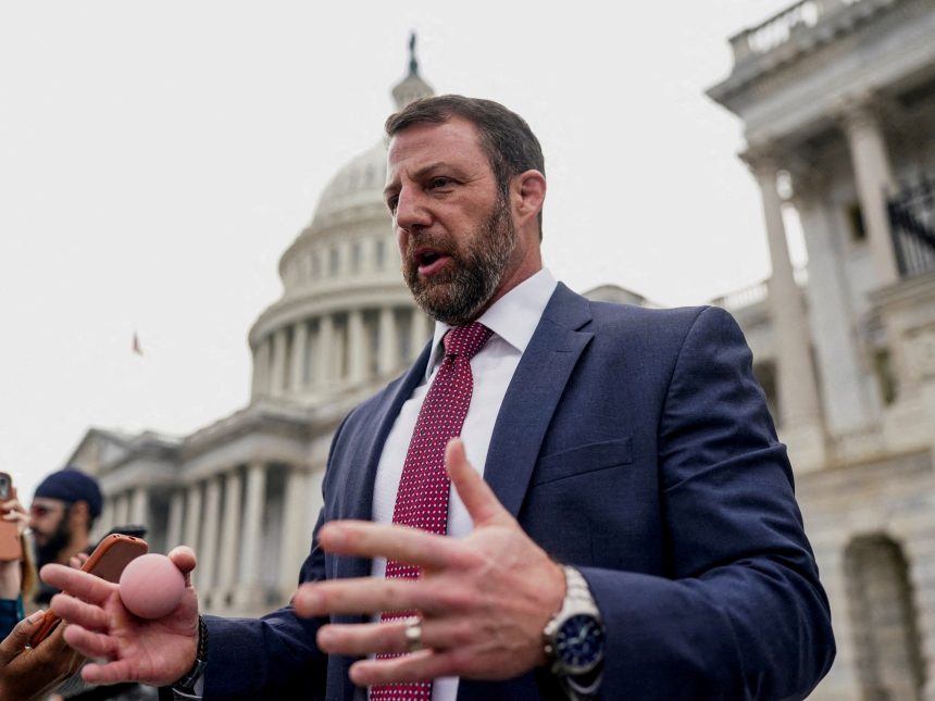 Markwayne Mullin: El luchador de MMA que Trump eligió para Seguridad Nacional