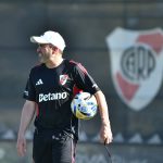 Coudet inicia su aventura en River: risas, intensidad y nuevo estilo