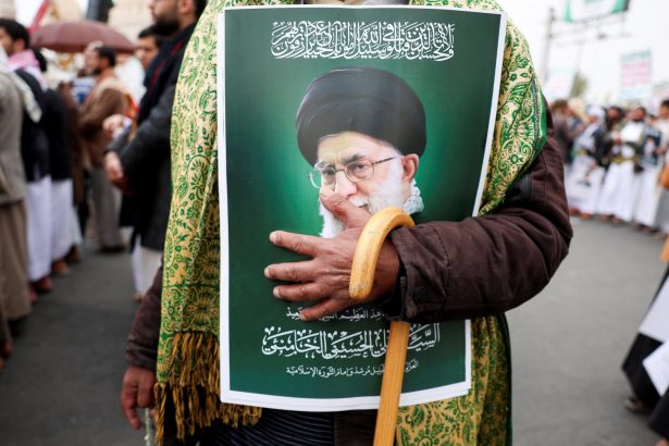 Irán pospone elección de nuevo líder por temores de seguridad