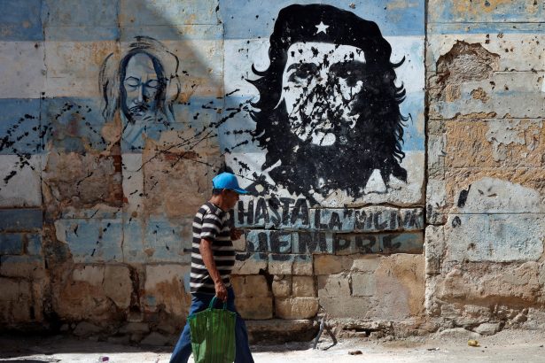 Trump Predice la Caída Inminente del Gobierno Cubano