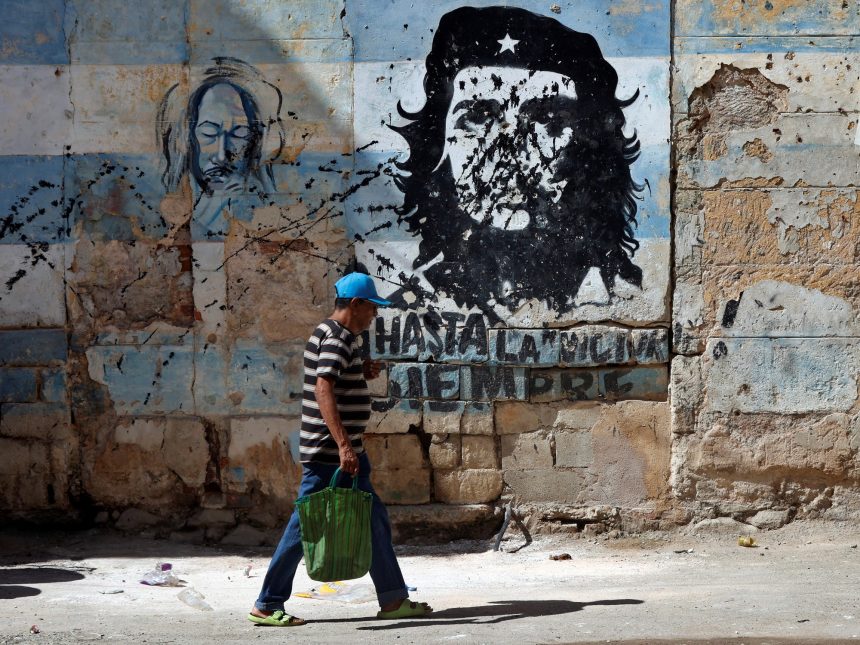 Trump Predice la Caída Inminente del Gobierno Cubano