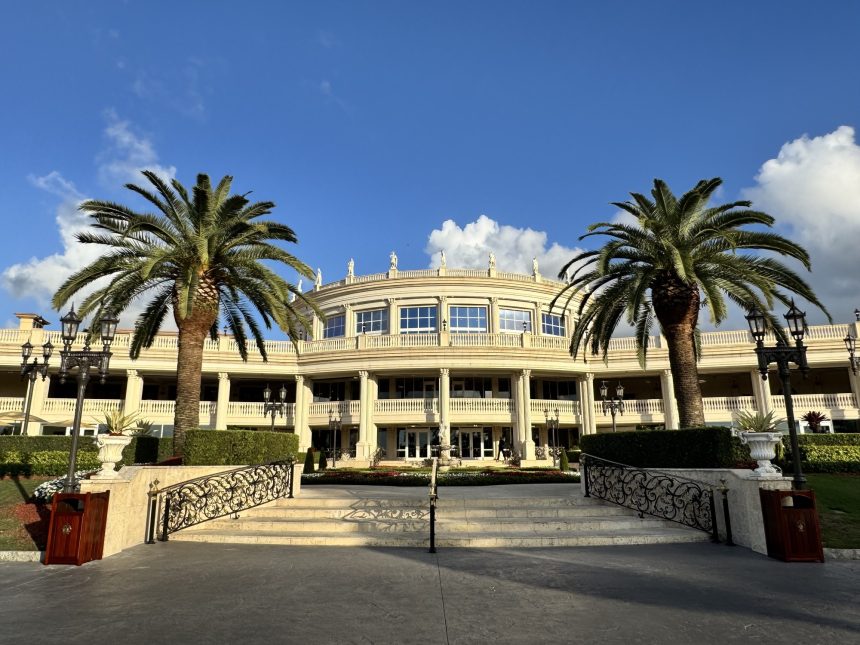 Milei en Miami: El lujoso resort donde Trump recibe al presidente argentino