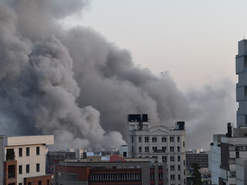 Trump amenaza con un duro golpe a Irán y posible destrucción total