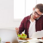 Comer en el trabajo: ¡Descubre el dato alarmante que sorprendió a todos!