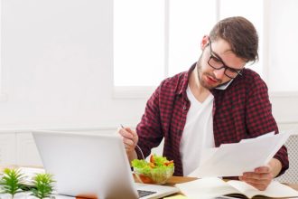 Comer en el trabajo: ¡Descubre el dato alarmante que sorprendió a todos!