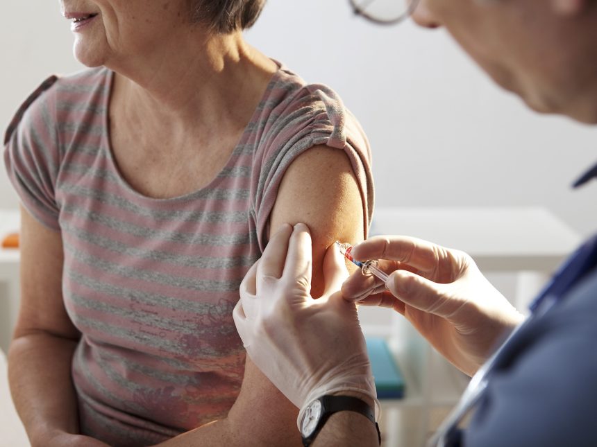 Vacuna antigripal PAMI: ¿Cuándo estará en farmacias y por qué se retrasa?