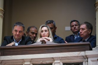 Karina en la mira: ¿Podrá desplazar a Santiago Caputo del poder?