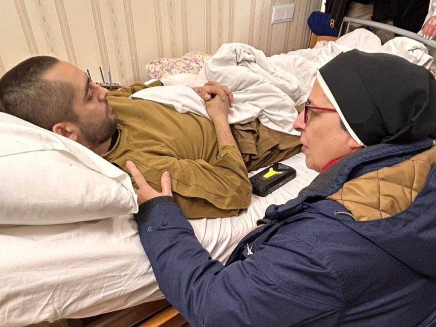 Conoce a la monja influencer que se volvió heroína en Ucrania