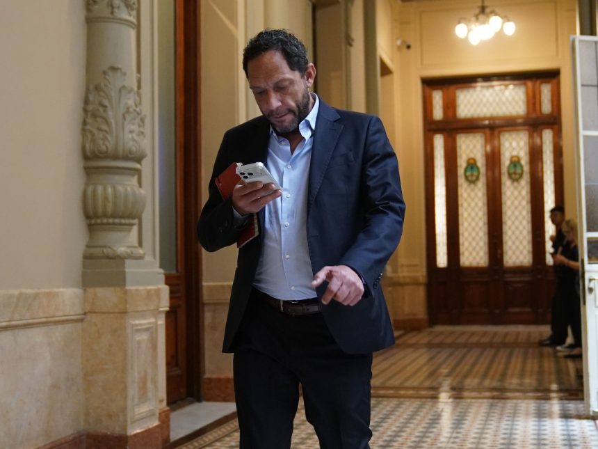 Escándalo $LIBRA: Ferraro revela uso de información privilegiada