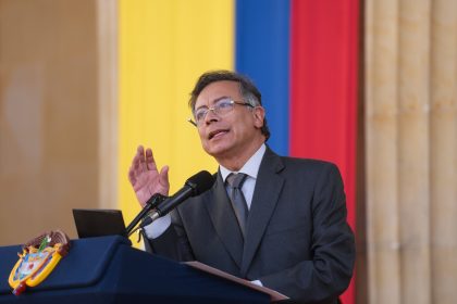 Petro alerta: Colombia bajo ataque desde Ecuador, ¡evitemos la guerra!