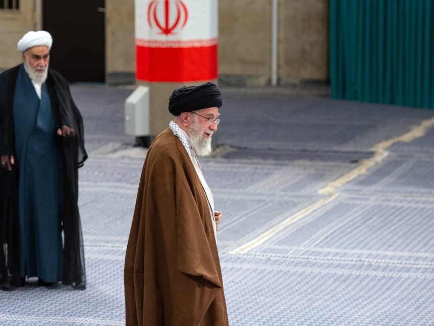 Intrigas y Rivalidades: El Ascenso Poderoso de Mojtaba Khamenei