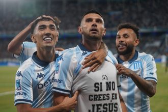 Maravilla Martínez: Regreso asombroso y doblete que salvó a Racing