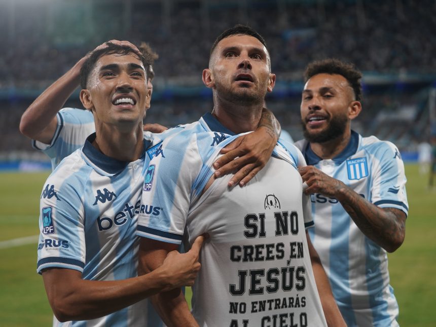 Maravilla Martínez: Regreso asombroso y doblete que salvó a Racing
