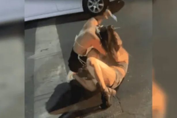 Impactante: Joven apuñalada en la cara con tijera tras salir de boliche