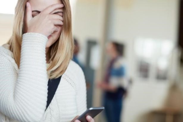 Desentrañando el Laberinto: ¿Por qué es tan Dificil Hablar con un Humano al Reclamar?