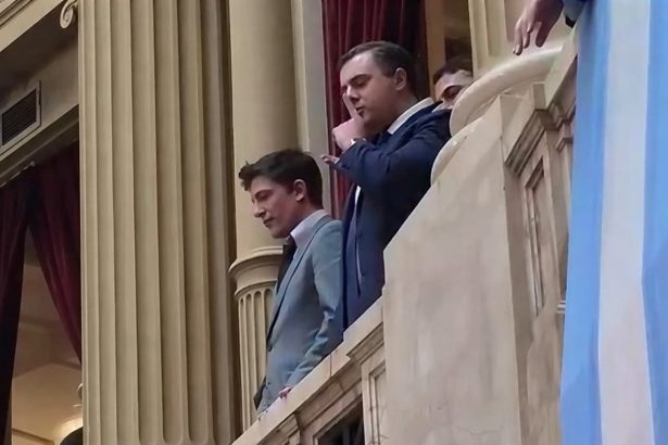 Santiago Caputo: Su caída y el impacto en el conflicto universitario