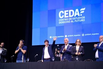 Kicillof lanza think tank: ¿El presidente más ignorante?