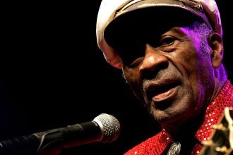 Chuck Berry: El Rey del Rock que Desafió a Yoko Ono y Keith Richards