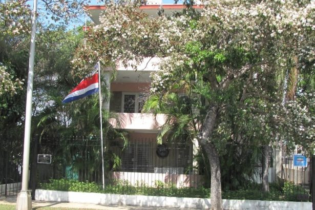 Un aliado de Trump cierra su embajada en Cuba: ¿Qué significa esto?