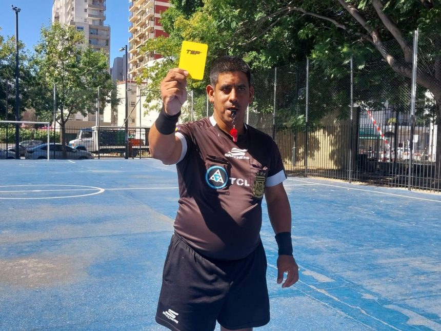 Descubre al ‘árbitro de Villa Urquiza’: su viralidad y gran sueño