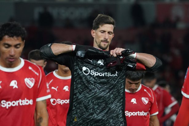 Talleres sorprende a Independiente: Tevez vence a Quinteros en Avellaneda