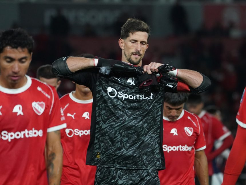 Talleres sorprende a Independiente: Tevez vence a Quinteros en Avellaneda