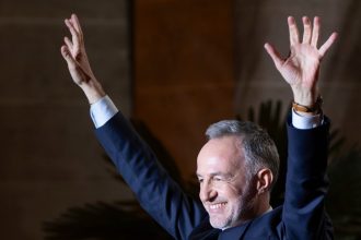 Emmanuel Grégoire: El nuevo alcalde de París y su lucha contra la ultraderecha