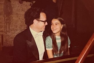 De niño salvado del nazismo a maestro: la dinastía de pianistas