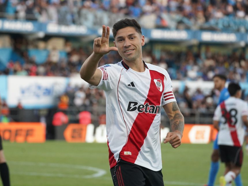 River se impone a Estudiantes en un partido lleno de polémicas