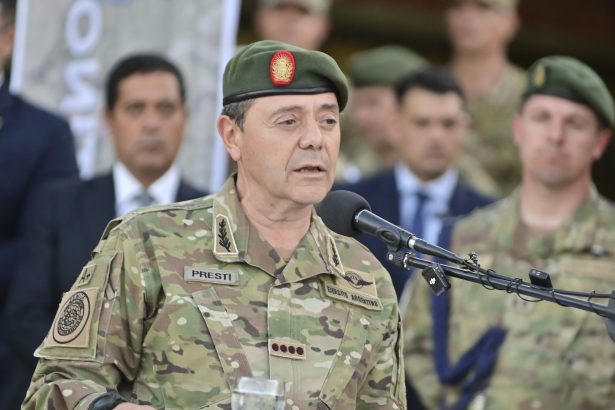 Presti en el Pentágono: Negocia helicópteros, pero sin apoyo militar