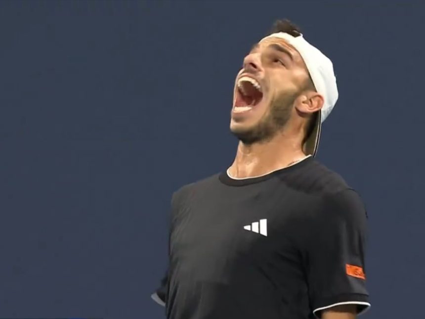 Fran Cerúndolo brilla y avanza a cuartos en el Masters 1000 de Miami