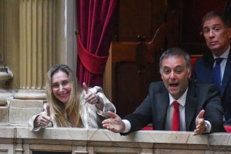 Manuel Adorni esquiva a Villarruel: presión opositora en Diputados