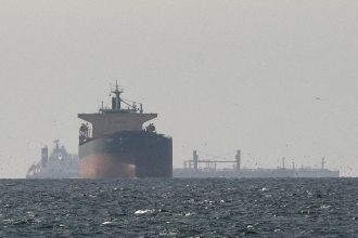 Desentrañando los Retos para Reabrir el Estrecho de Ormuz